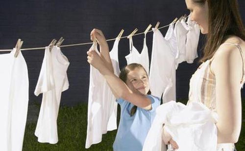 衣服,衣服被染色怎么办,如何清洗被染色的白色衣服