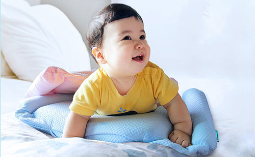 婴儿枕头,婴儿适合用什么样的枕头,如何选购婴儿枕头
