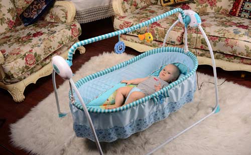 婴儿摇篮床的正确使用方法