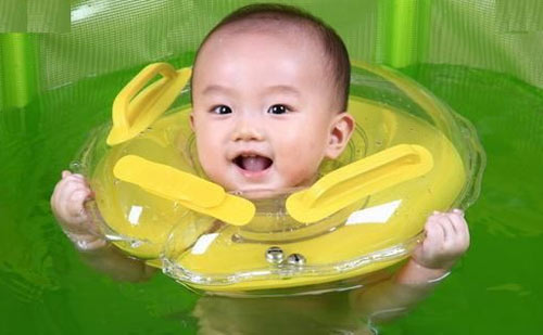 婴儿有用的好处,婴儿能经常游泳吗