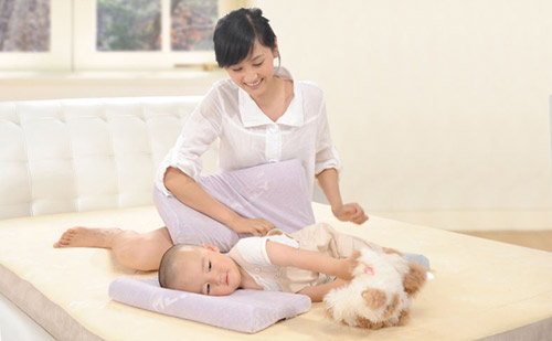 婴儿枕头,什么样的婴儿枕头好,选购婴儿枕头的注意事项